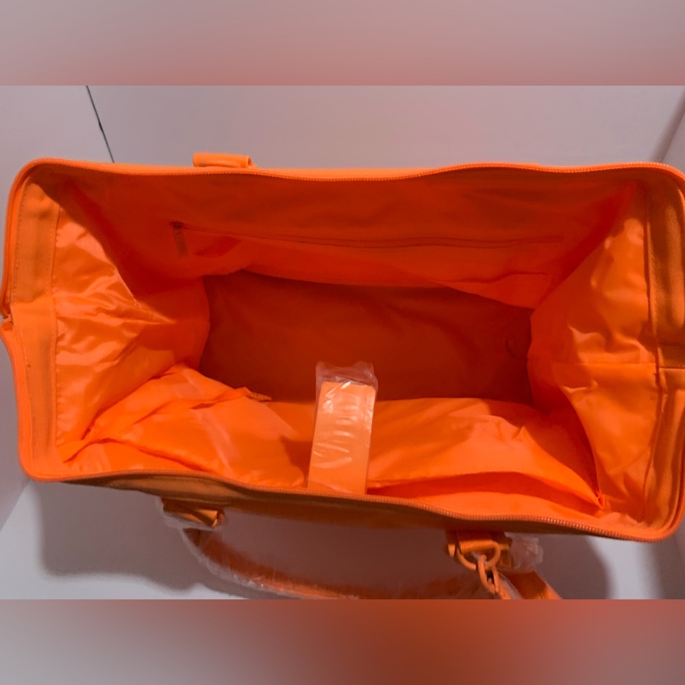 BEIS CREAMSICLE MINI WEEKENDER - Picture 3 of 3